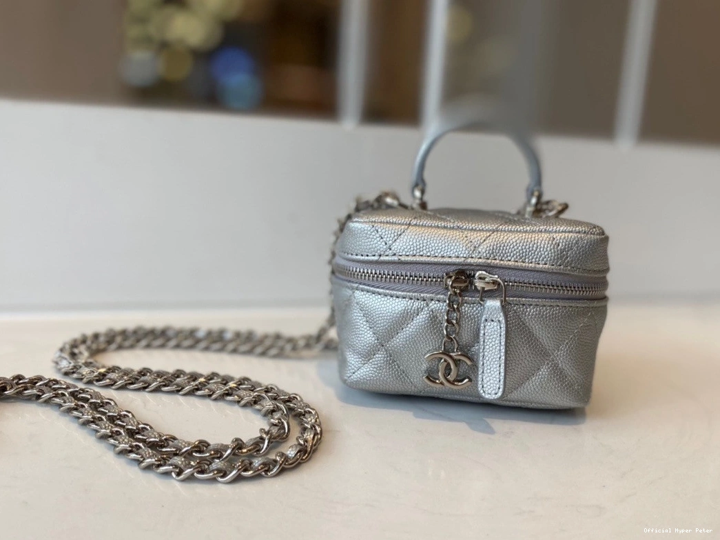 Hyper Peter WITH SMALL VANITY CHAIN CHANEL 0717